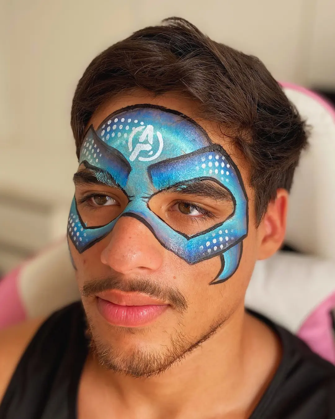Pintura facial avançada de super-herói